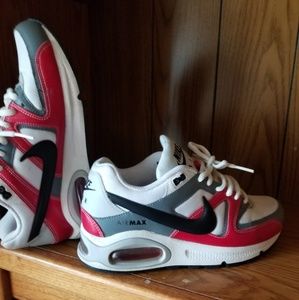 Nike Air Max youth size 5 ( womens 7)